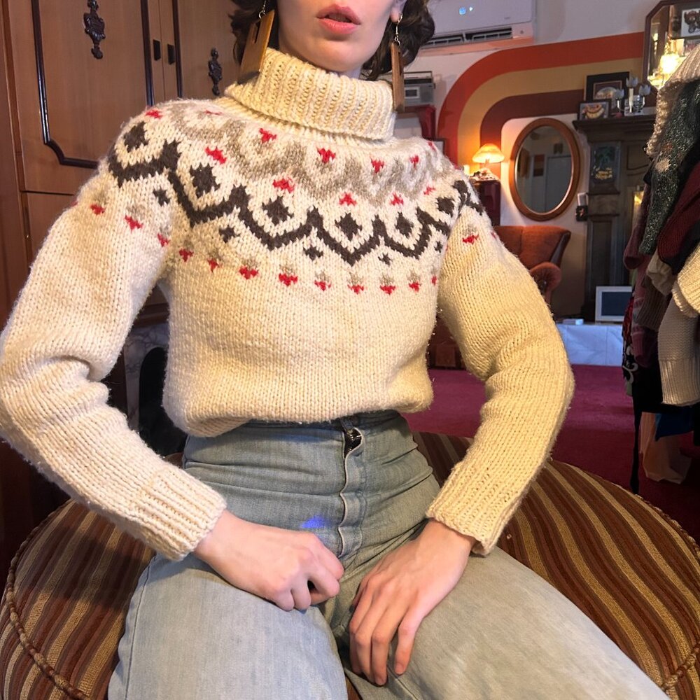 70s 80s Wool blend white and brown hand knit nordic sweater!